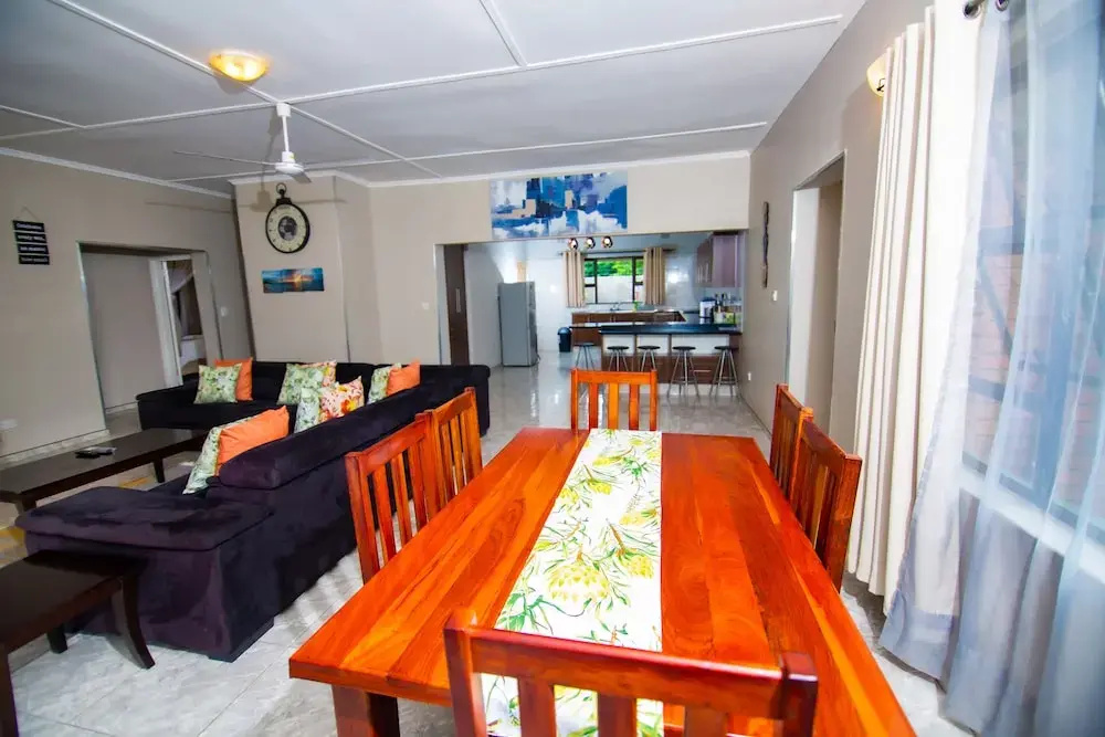 Dzimbahwe Guest Lodge