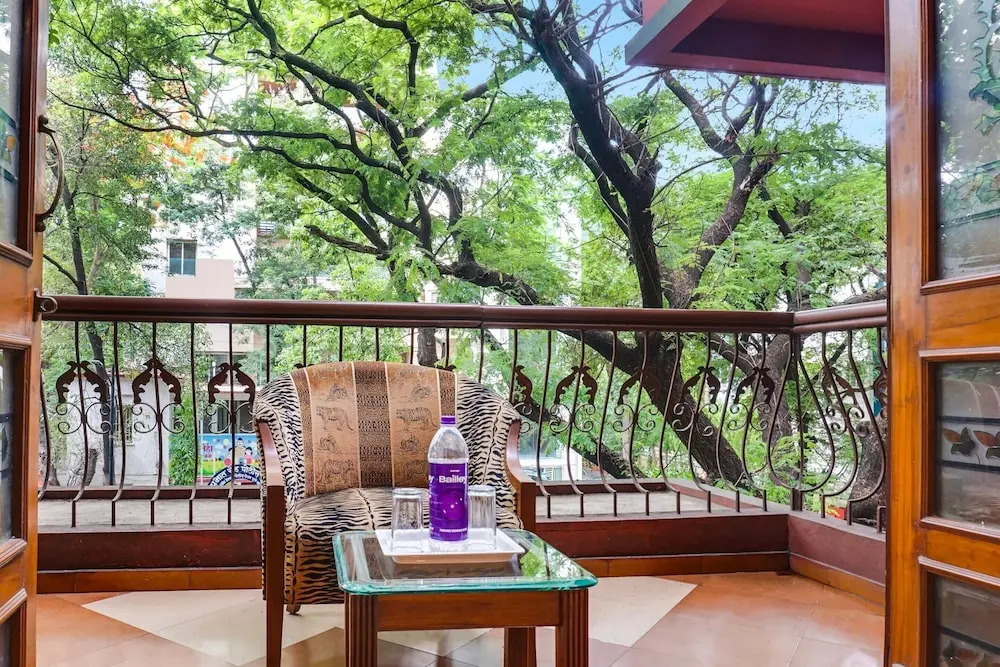 Super Townhouse Oak Prabhat Road