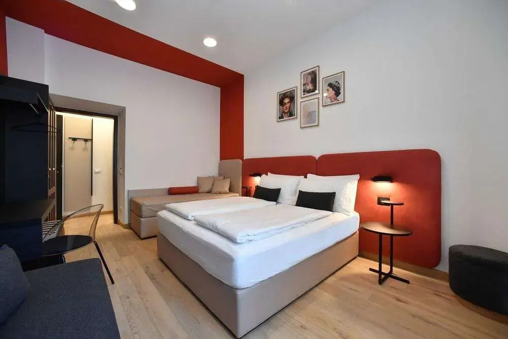 House of Bruno Apartments - NO Reception