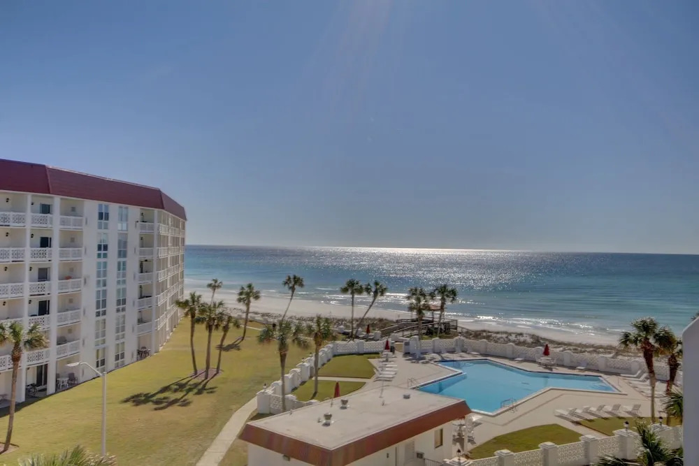 452 El Matador 2 Bedroom Condo by RedAwning