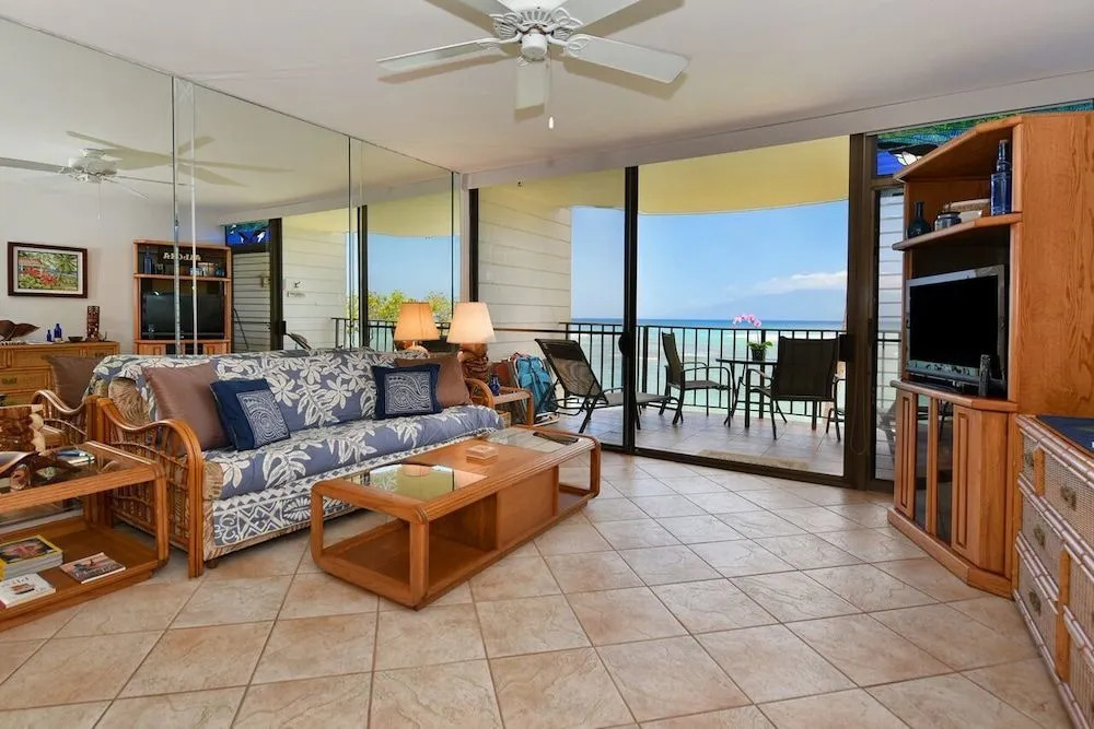 Kahana Reef 303 by RedAwning