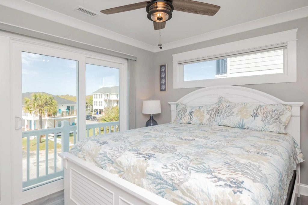 Carolina Dreamin by Oak Island Accommodations