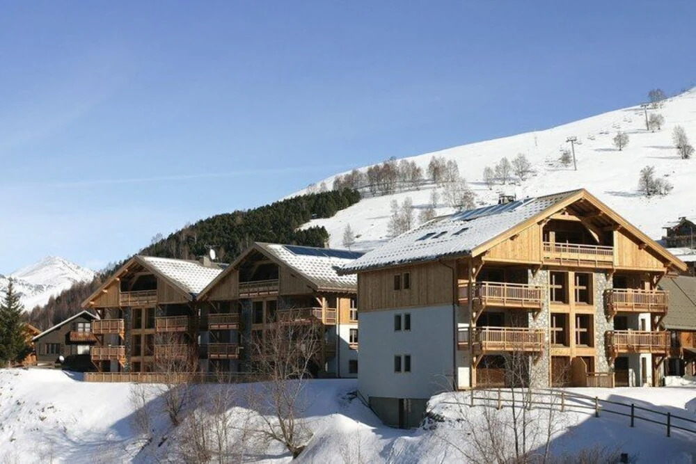 Spacious Apartment in Les Deux-alpes Near Ski Area