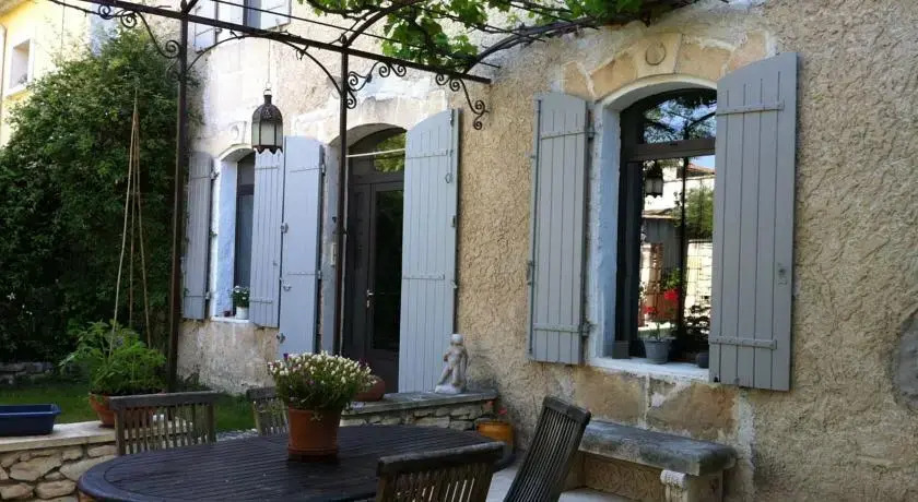 Aux 2 Maisons