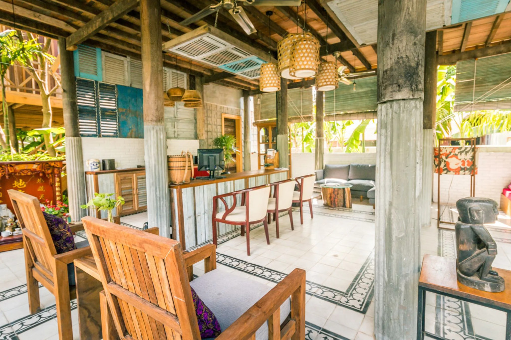 Isann Lodge