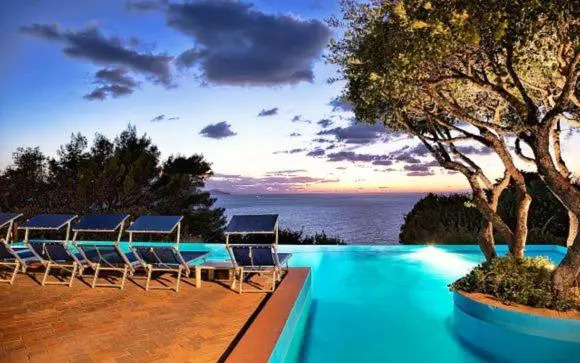 Maremonti Consorzio di Calapiccola con piscina e spiaggia