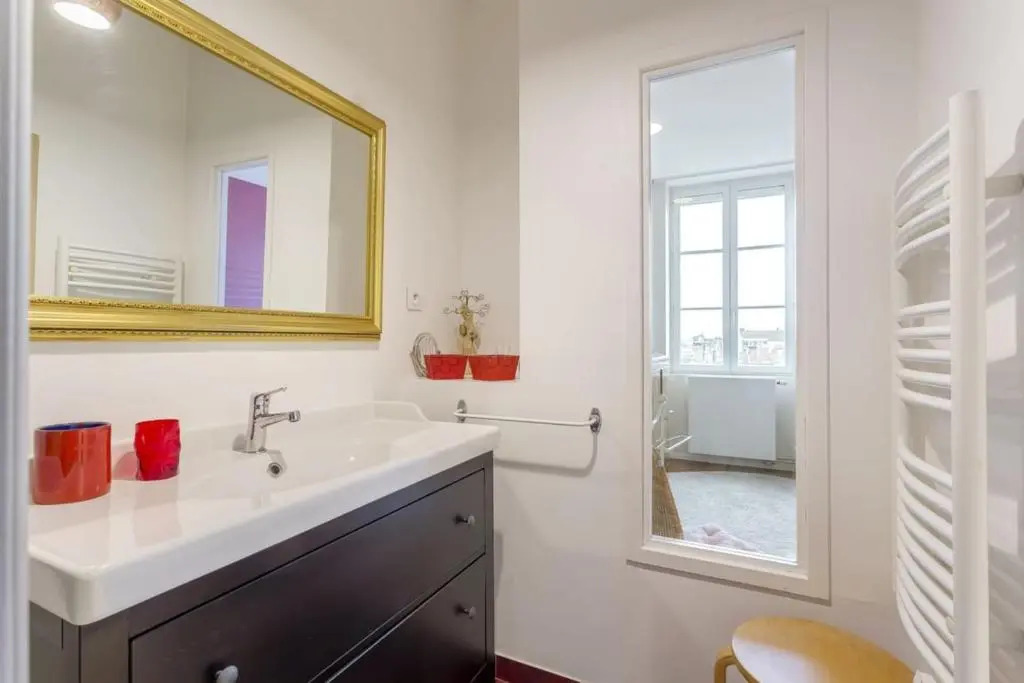 Capucins - 2 chambres et un bureau au calme - - Appartement 2beapart