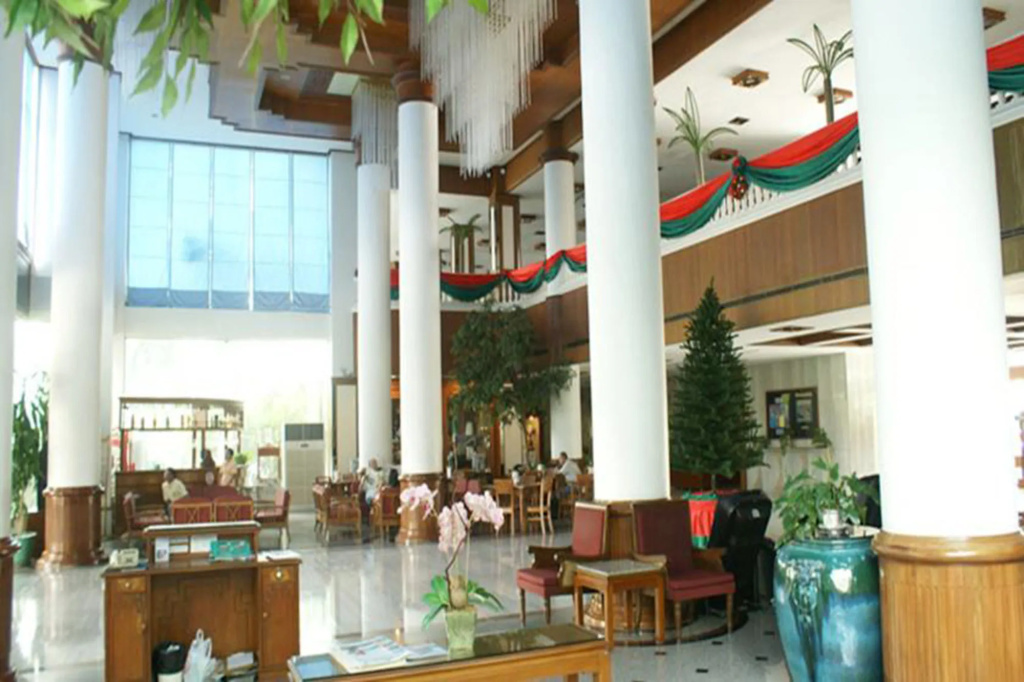 Royal Palace Hotel