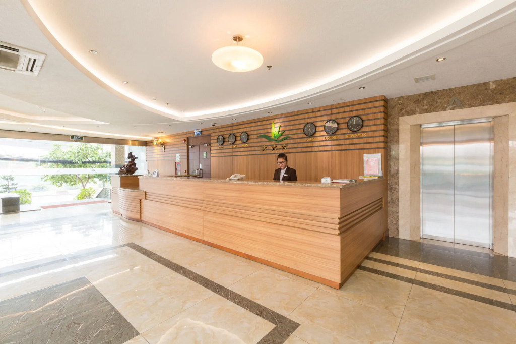 Happy Life Hotel District 7 Gần SECC