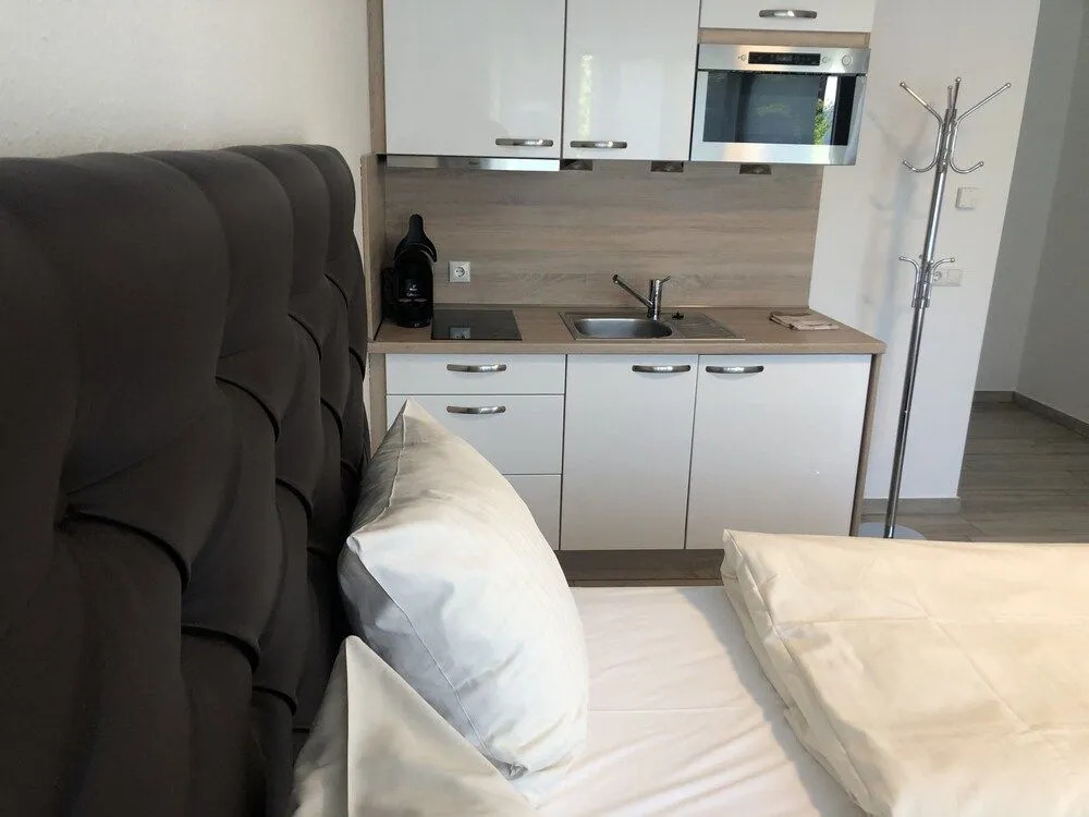 GLEUEL INN HOTEL - Serviced Apartments