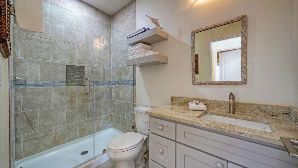 Sleeps 38 5 Laguna Village Homes Waterfront Pool, Private Boat Dock, Ramp
