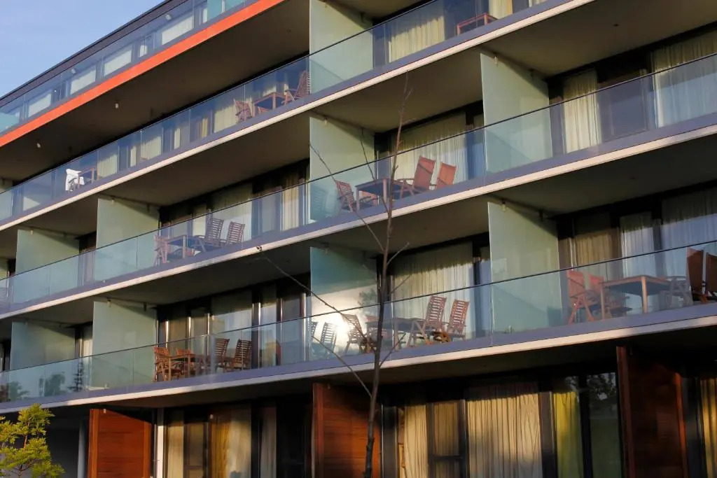 BL YachtClub & Apartments