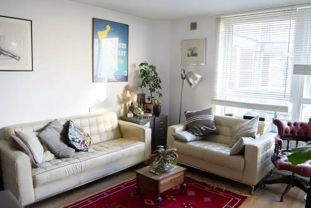1 Bedroom Flat near DLR