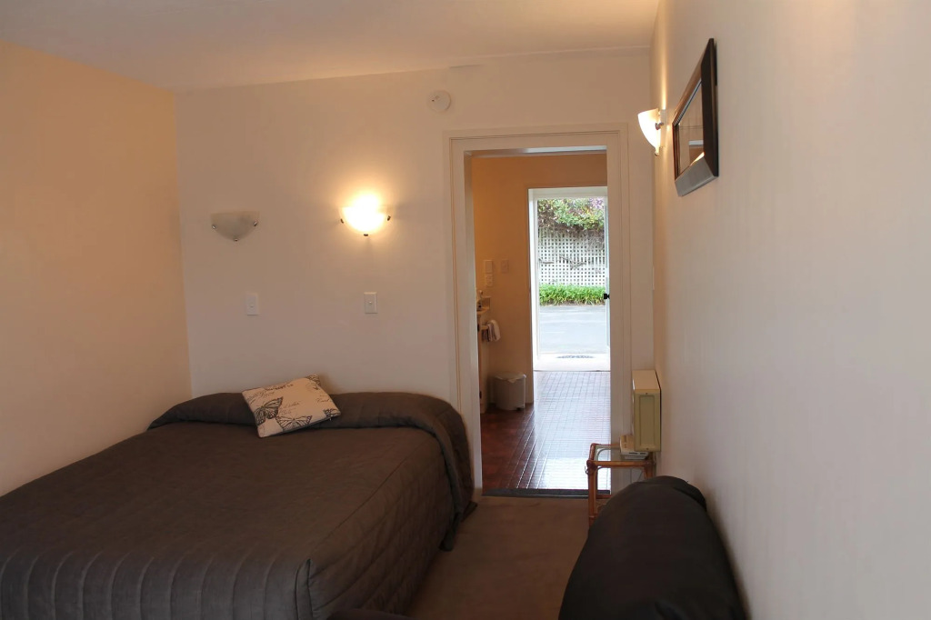 Riverview Motel