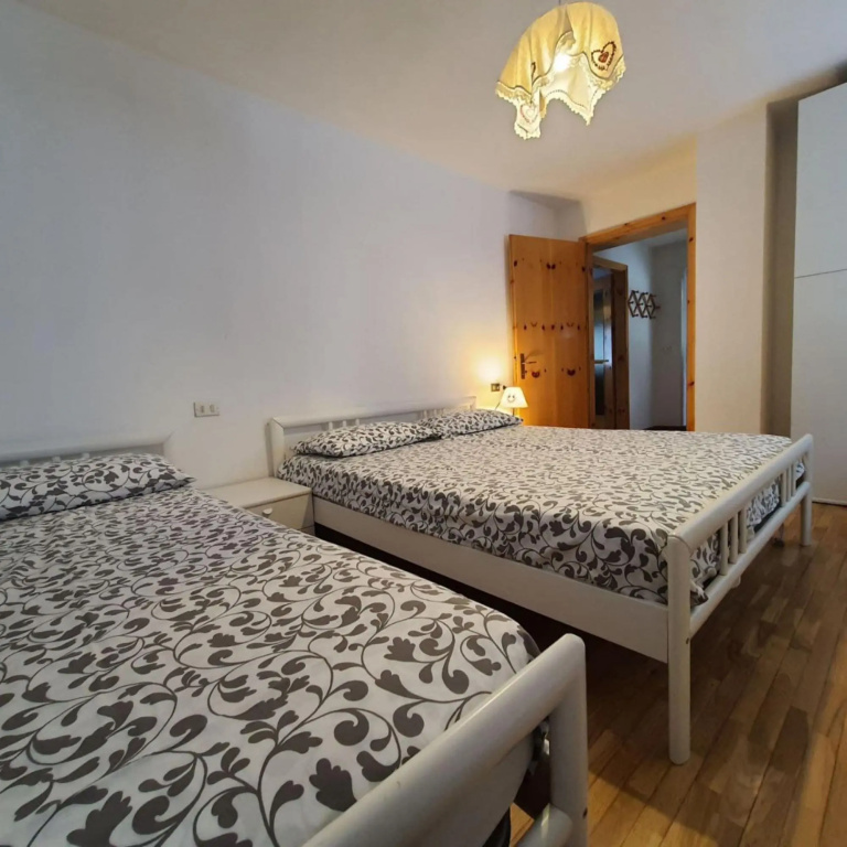 Negritella - Two-room apartment on the ground floor with independent entrancenear near the lifts (02-115 NEGRITELLA