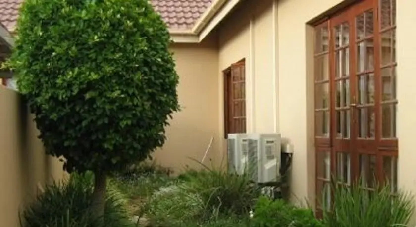 Bella Sombra Guest House