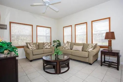 Four Bedroom w/ Pool Close to Disney 8570