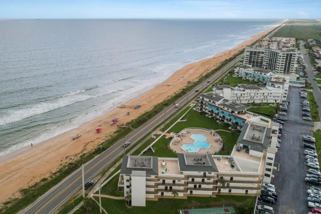 Sea Dancer 210, 2BR, Beach Front, Pool, Wi-Fi, Sleeps 6