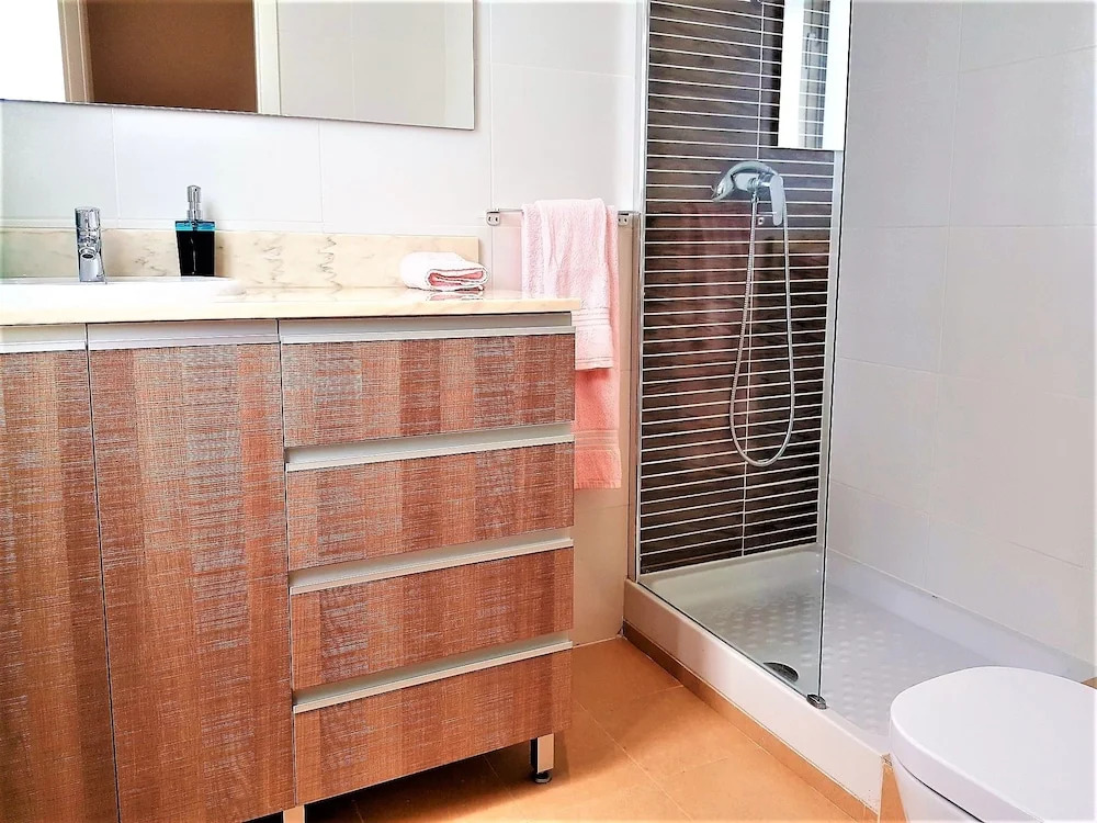 MC YOLO Apartamentos Espacio América