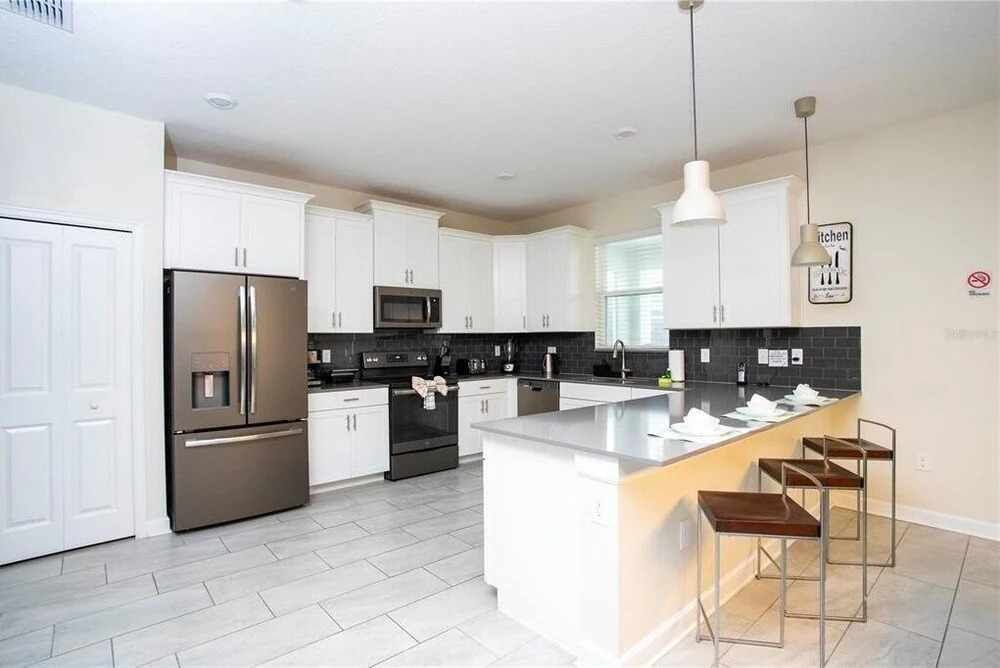 Family Fun 6-Bedroom Villa near Disney with Private Pool