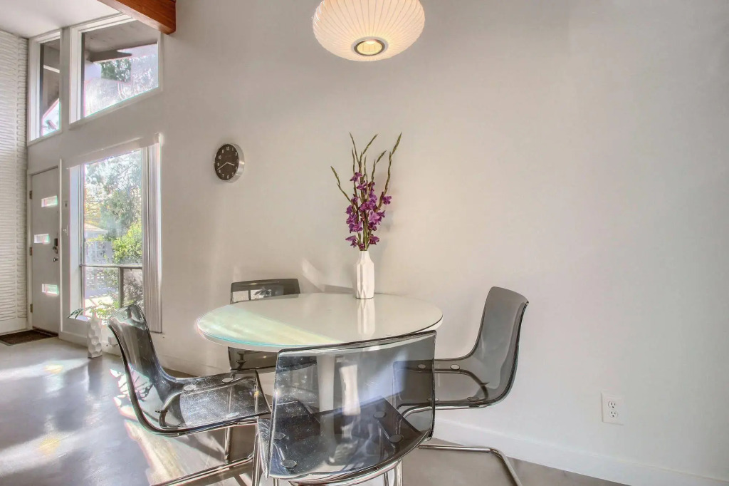 Travis Heights Modern I