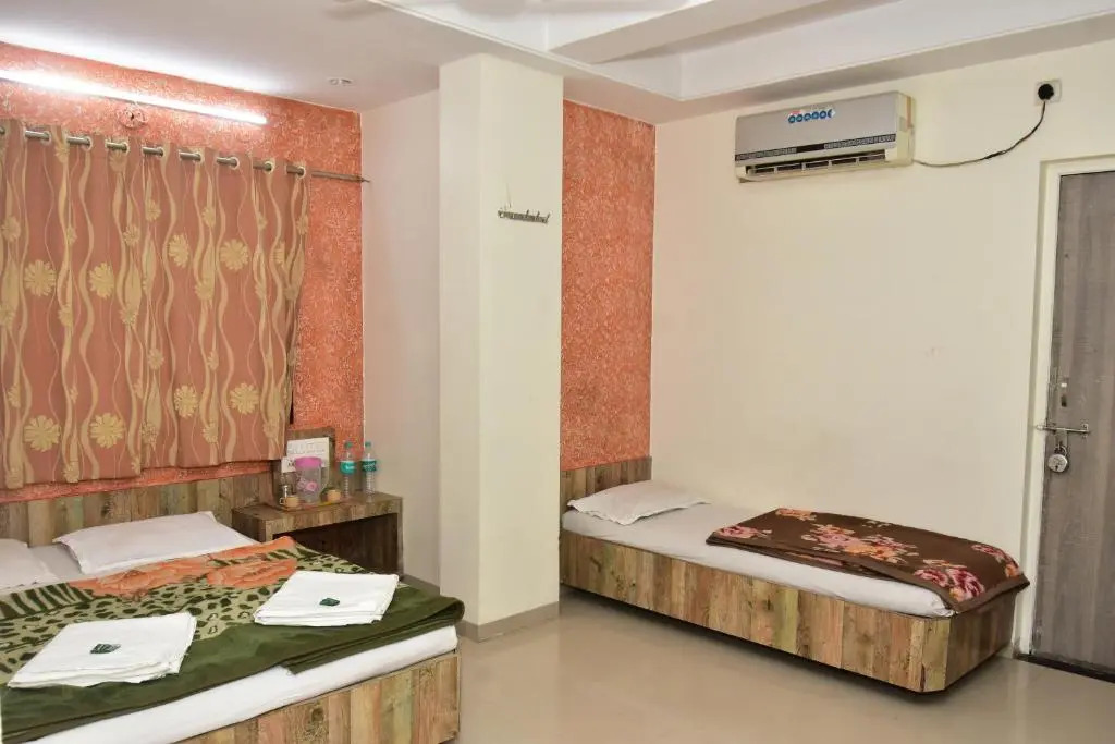 Hotel sai dhyan