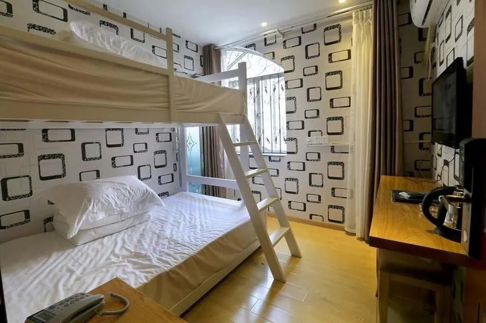 Lushang Tianjie Quick Hotel