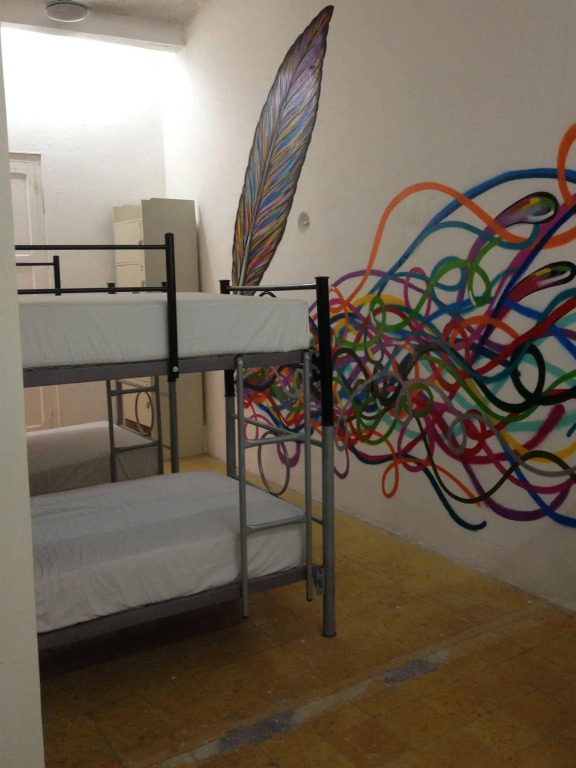 Art Apart Hostel