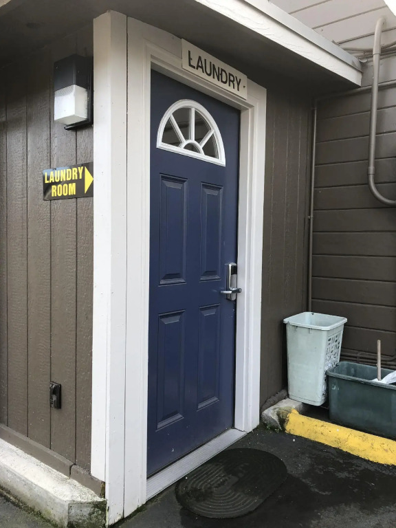Valueinn Eugene - Airport