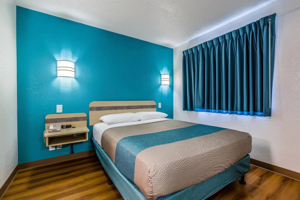 Motel 6-West Des Moines, IA