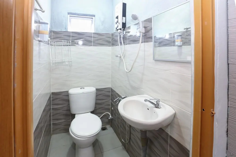 SPOT ON 89796 D'noor Budget Inn