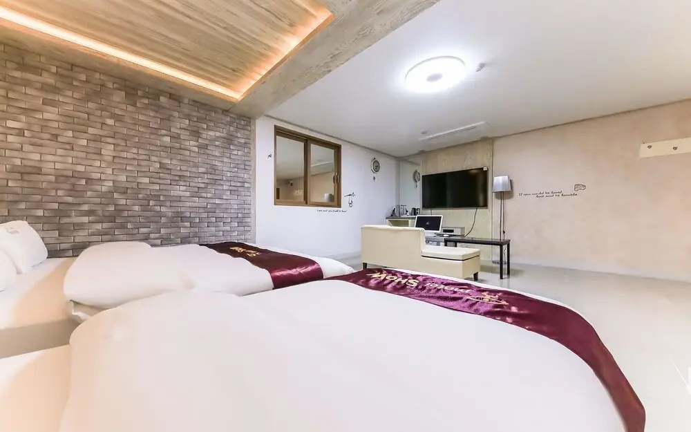 Cheongju Show Hotel