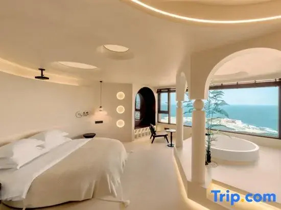 Moon Shadow  Hotel