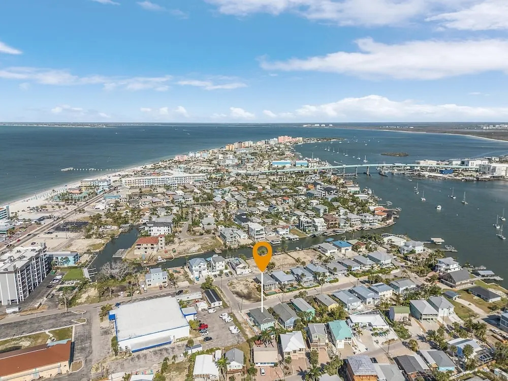 Amber Jack - 210 Ostego Dr 3 Bedroom Home by RedAwning