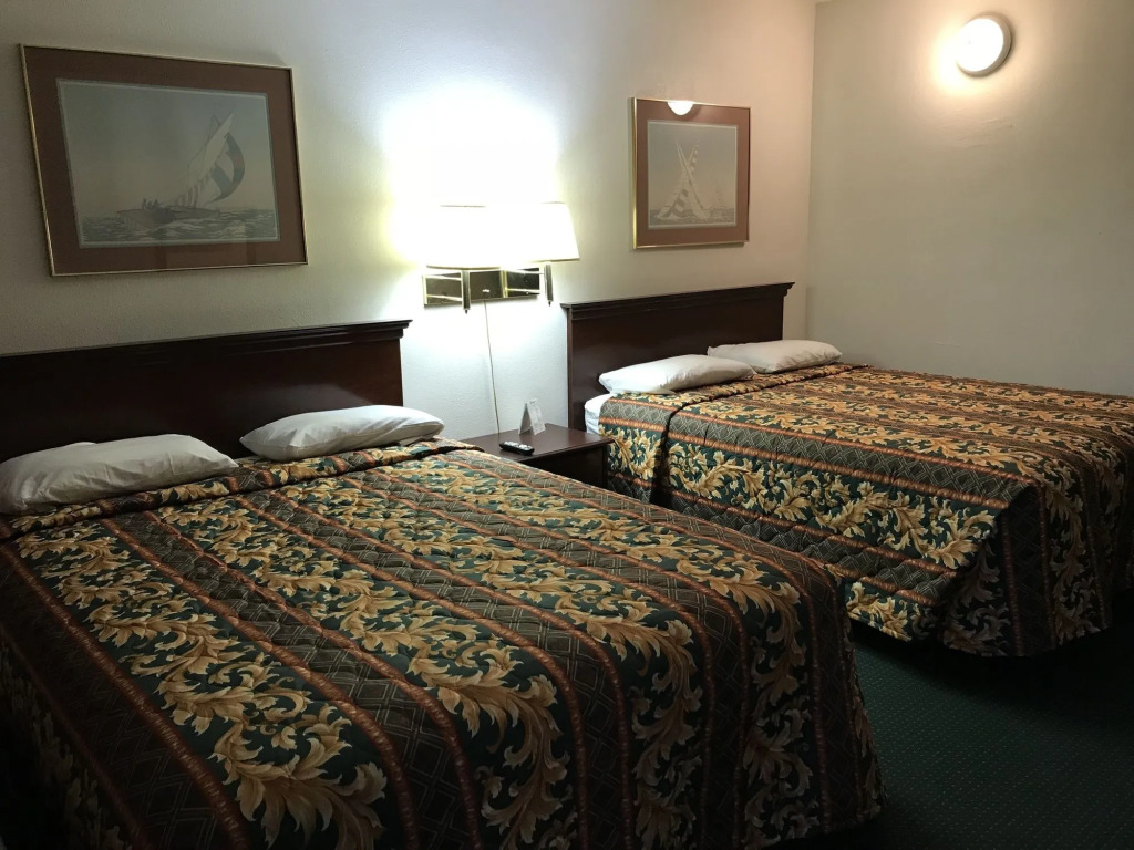 Deluxe Inn Redding