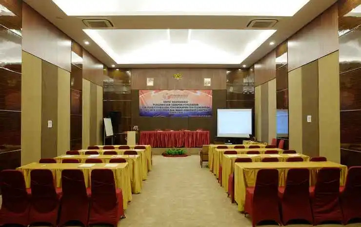 Arnes Hotel