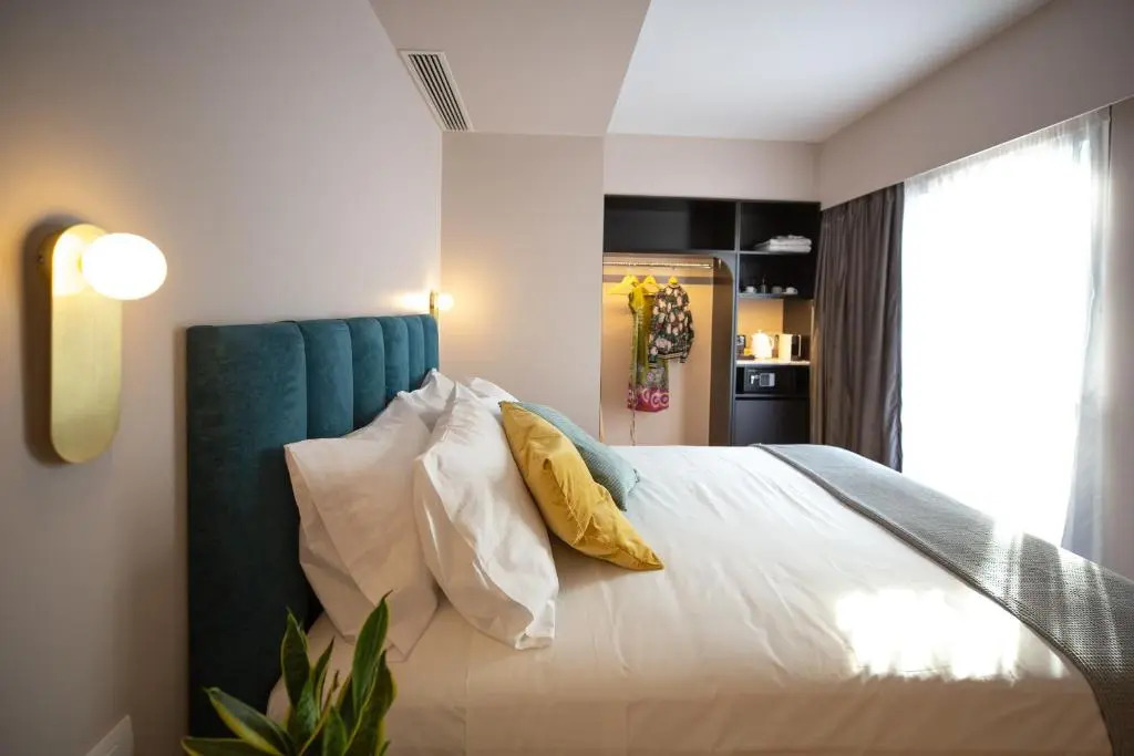 LAvventura Athens