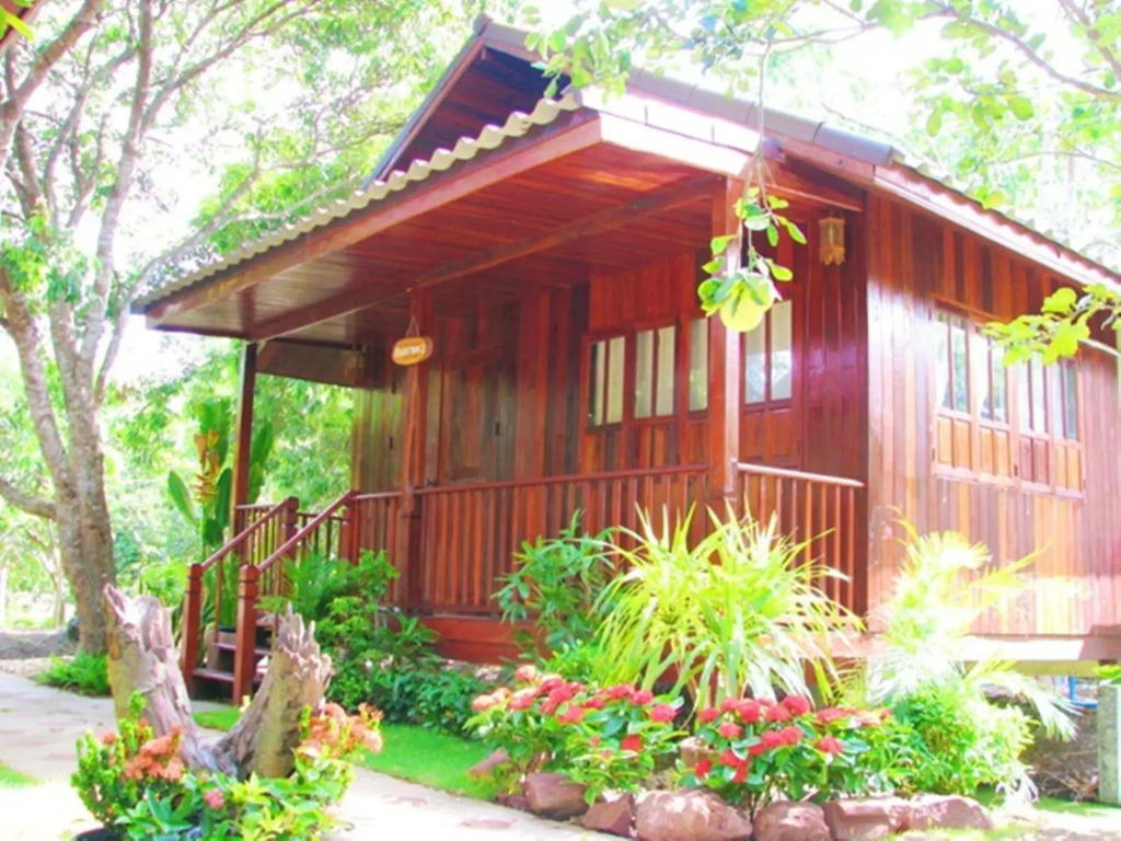 Baansuan Lychee Maeklong Resort Ampawa
