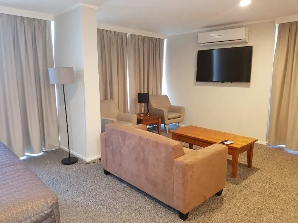 Posthouse Motor Lodge