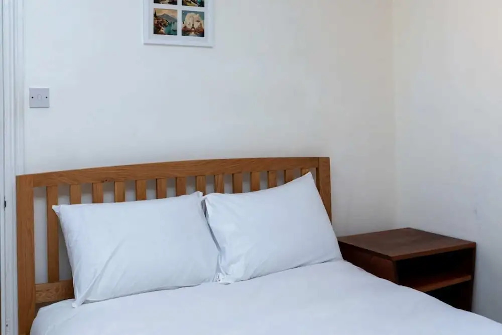 Spacious 1BD Flat w/ Garden - Hammersmith!