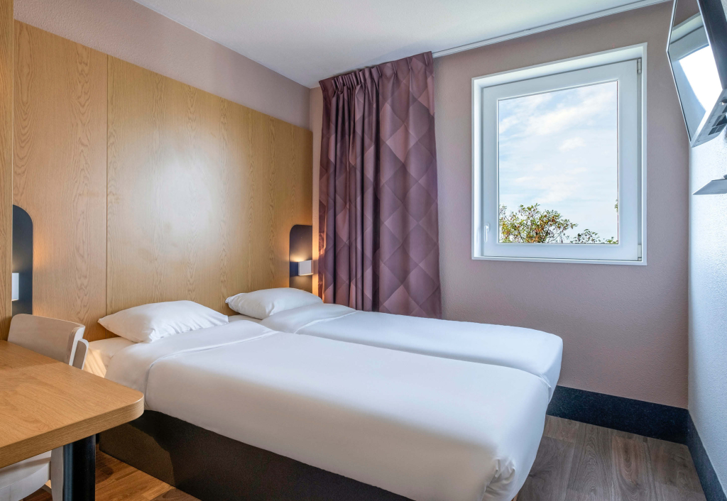 B&B HOTEL Niort Marais Poitevin Est