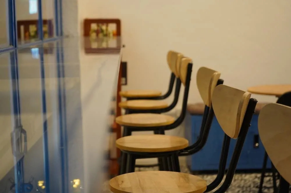 Thong Nho Oi Hostel