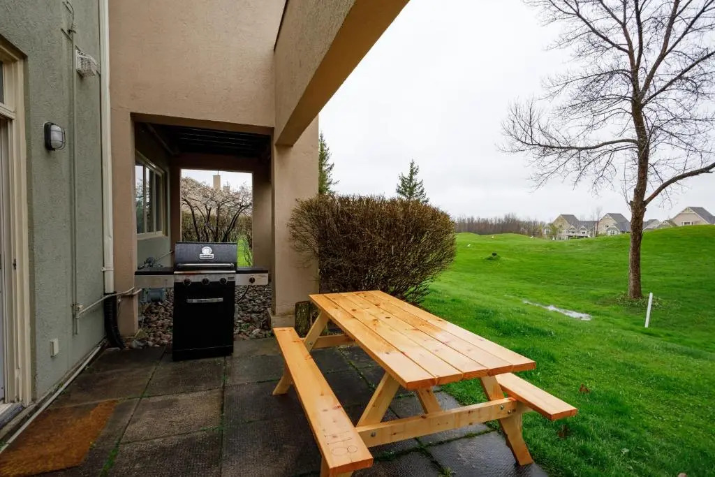 Wintergreen Retreat with Private Sauna & Patio 82291