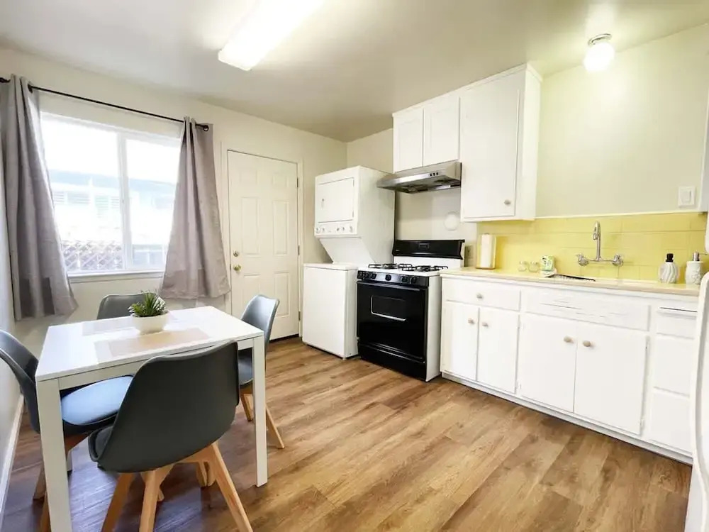 Campbell Cozy Bright 2B 1b AC Close to Downtown