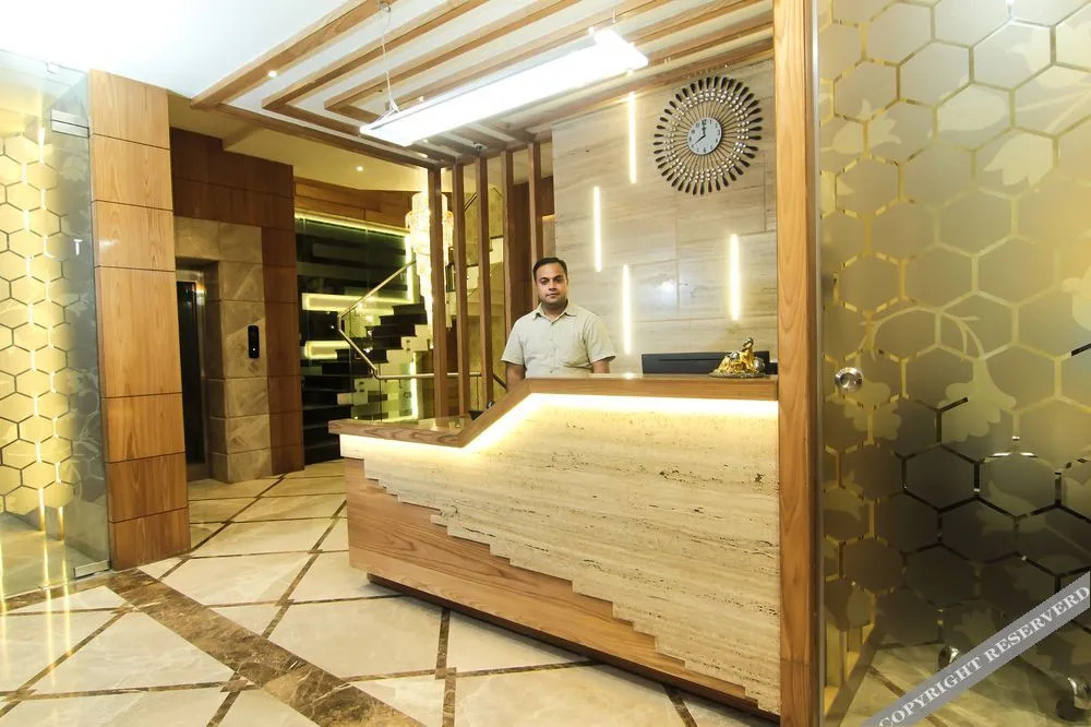 Hotel Gurveer Royal