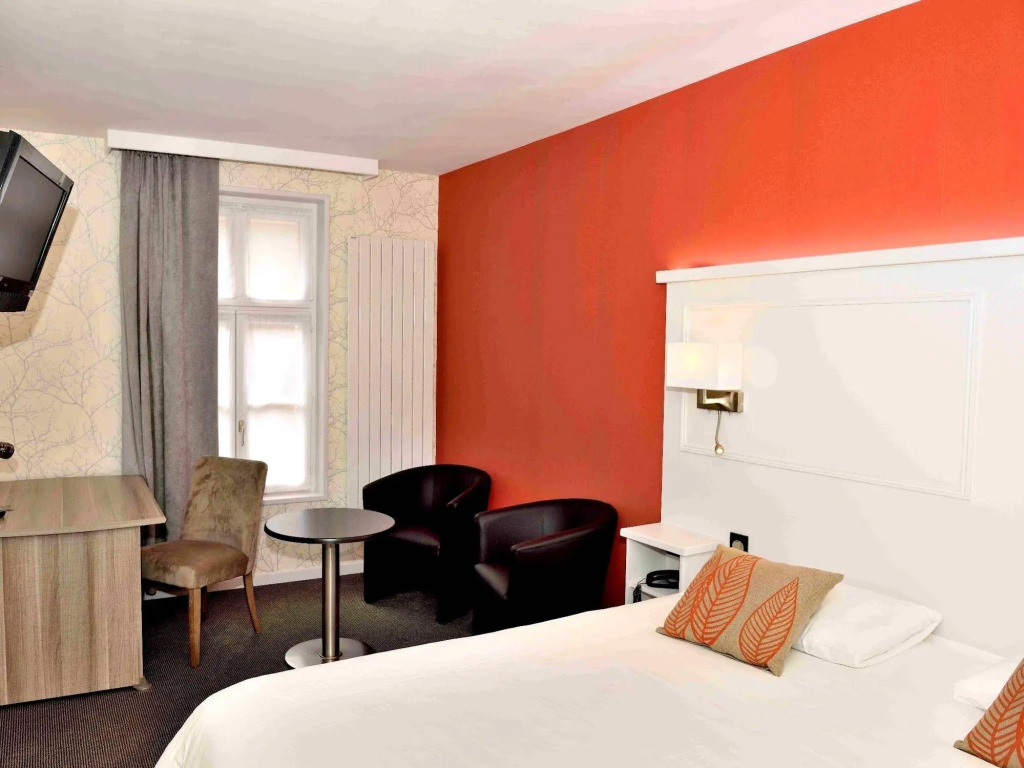 Logis Hôtel & Restaurant - Les Hauts de Montreuil