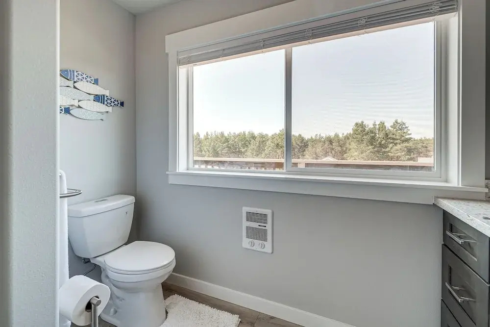 Chic Westport Vacation Rental, Walk to Beach!