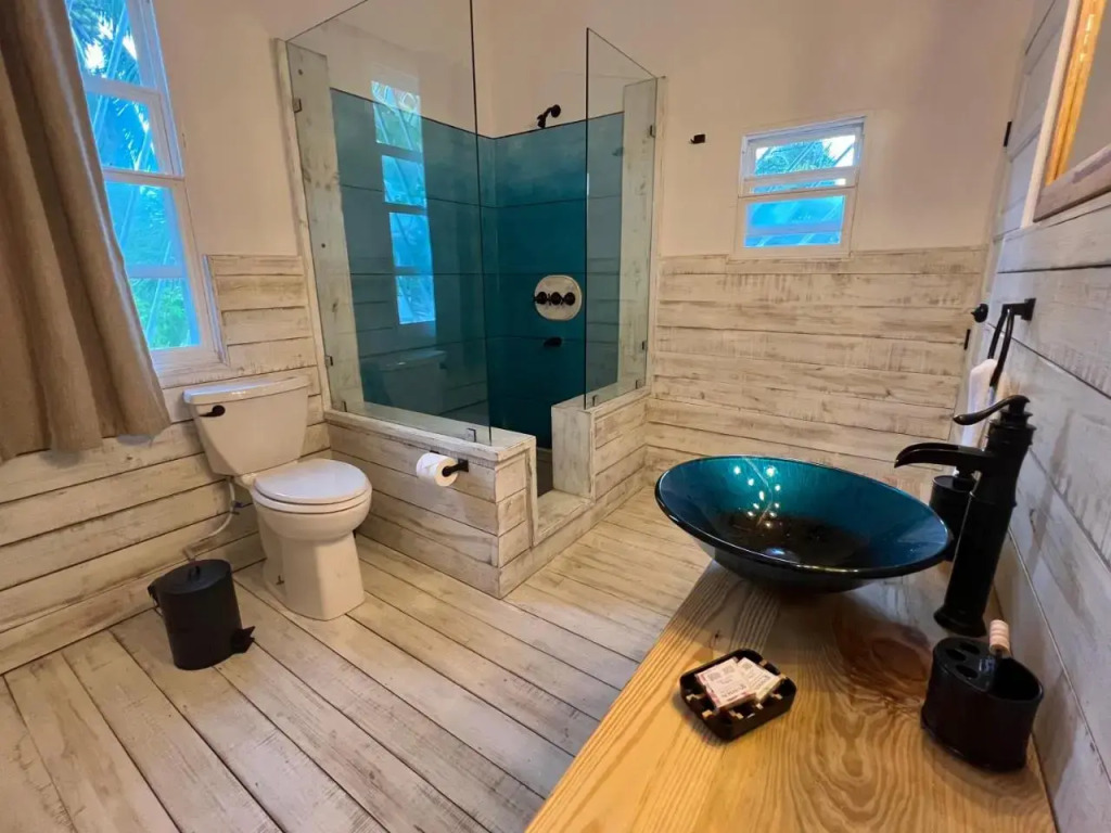 Kokomo Beach Suites