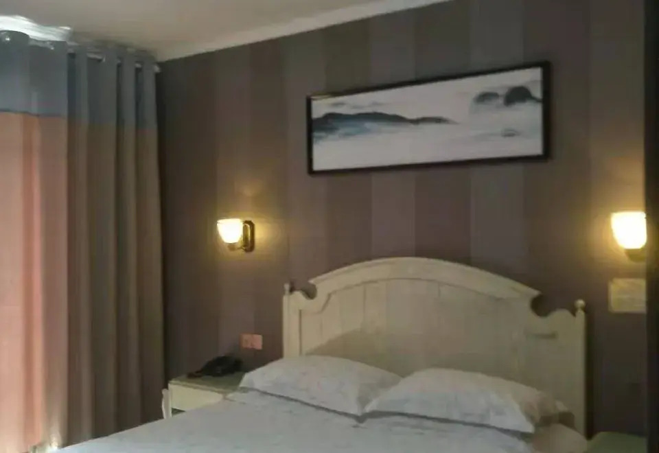 Milan Apartment (Zhumadian Haiyun Branch)