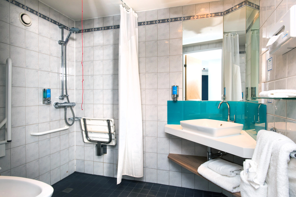 Holiday Inn Express London Luton Airport by IHG